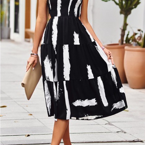 mountain valley Dresses & Skirts - Elegant Black and White Women's Dress